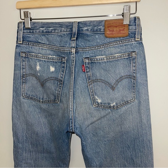 Levi’s Jeans Women's Size 27 Wedgie Icon Fit High-Waist Distressed Tapered Leg - Picture 9 of 16